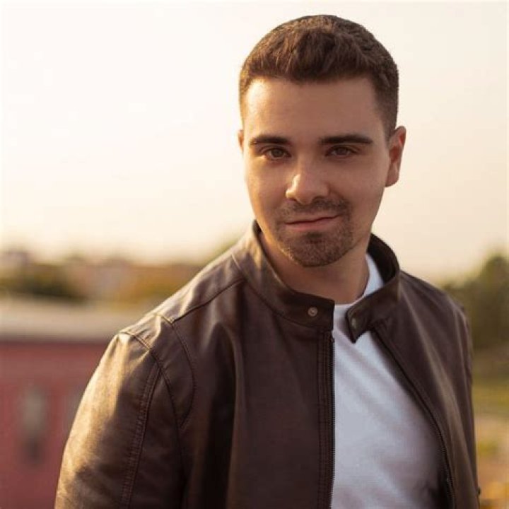 Alex Harrouch Height, Weight, Net Worth, Age, Wiki, Who, Instagram, Biography