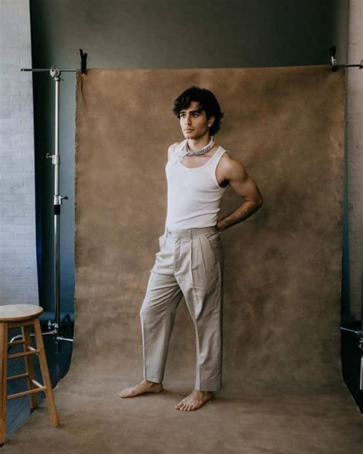 Alexander Eling Height, Weight, Net Worth, Age, Birthday, Wikipedia, Who, Nationality, Biography