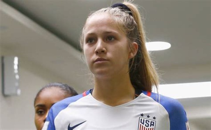 Ashley Nicole Height, Weight, Net Worth, Age, Birthday, Wikipedia, Who, Instagram, Biography