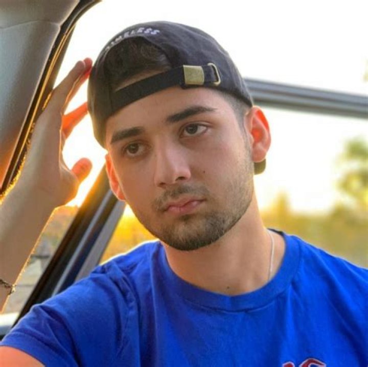 
Cenna Rashidi Height, Weight, Net Worth, Age, Birthday, Wikipedia, Who, Nationality, Biography 