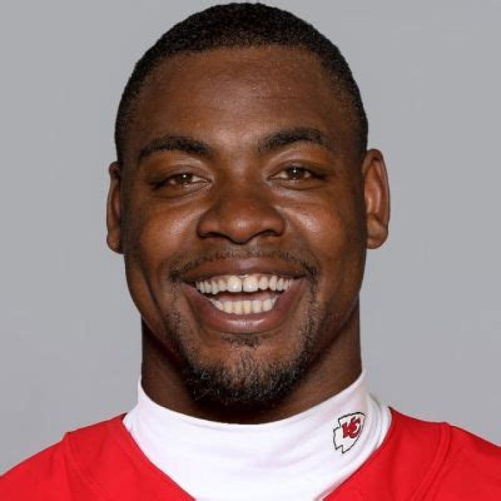 
Chris Jones Height, Weight, Net Worth, Age, Birthday, Wikipedia, Who, Nationality, Biography 