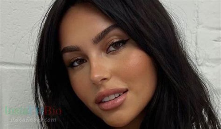 
Claudia Tihan Height, Weight, Net Worth, Age, Birthday, Wikipedia, Who, Nationality, Biography 