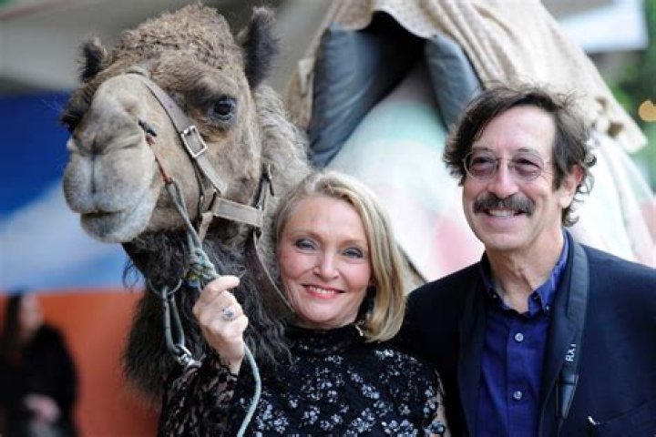 
Does Robyn Davidson Have A Husband? Partner Narendra Death Cause & Rick Smolan Relationship Explained 