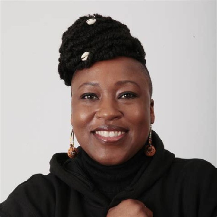 Dr. Shola Mos-Shogbamimu Height, Weight, Net Worth, Age, Birthday, Wikipedia, Who, Instagram, Biography