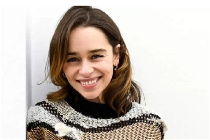 
Emilia Clarke Siblings: Meet Brother Bennett Camera Crew For Game Of Thrones 