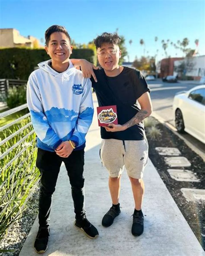 Erick Khan Height, Weight, Net Worth, Age, Birthday, Wikipedia, Who, Nationality, Biography