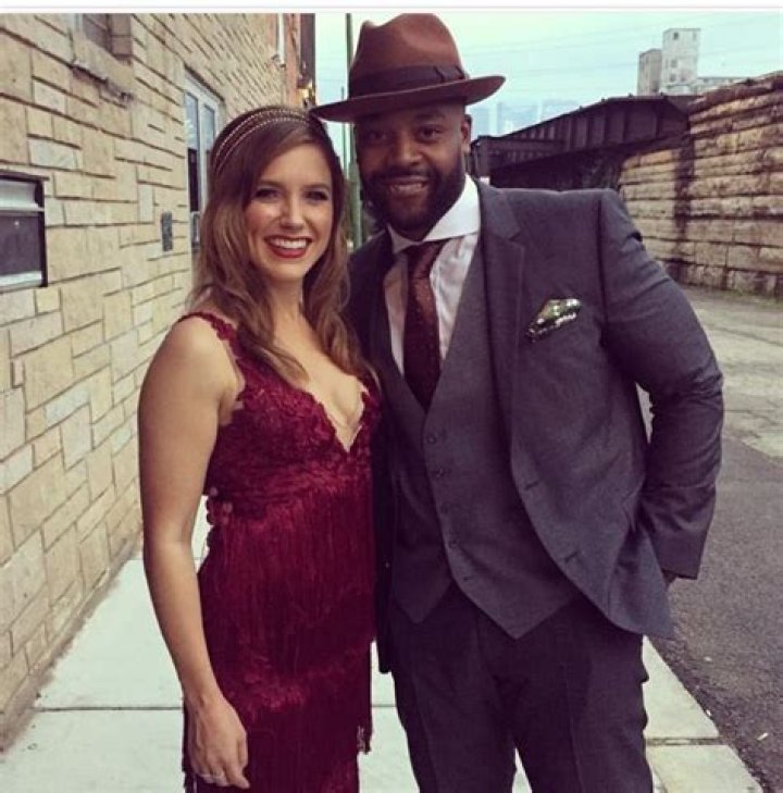 Is Laroyce Hawkins Married to Wife? Or Dating a Girlfriend? Kids