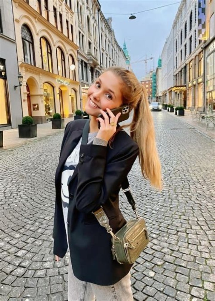 
Karoline Krøvel Midtbøe Height, Weight, Net Worth, Age, Birthday, Wikipedia, Who, Nationality, Biography 