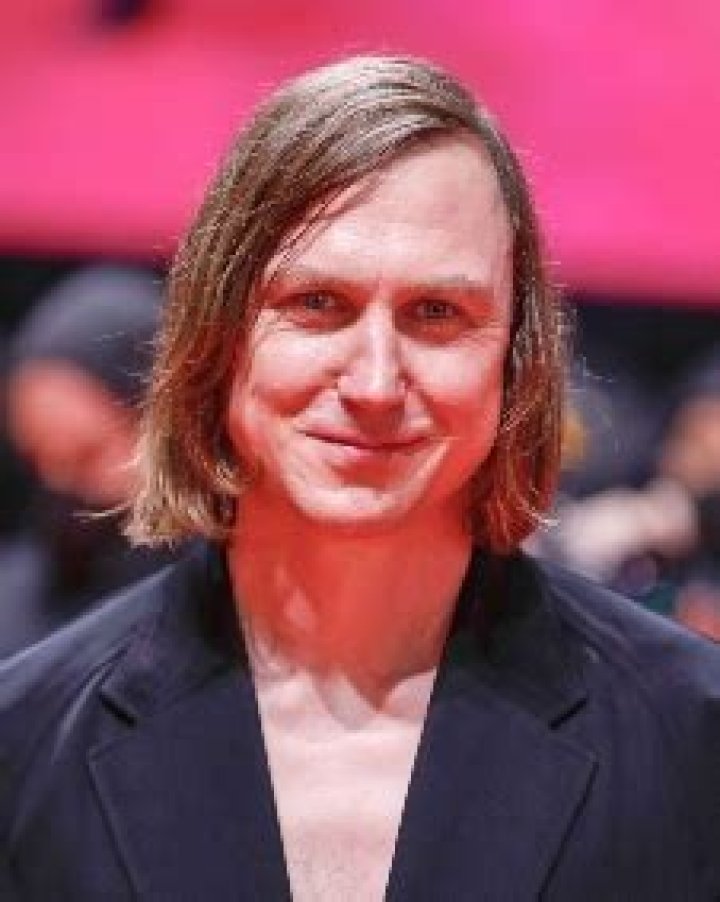 Lars Eidinger Height, Weight, Net Worth, Age, Birthday, Wikipedia, Who, Instagram, Biography