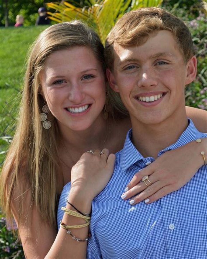 Meredith Wolf- Carson Foster Engaged To His Girlfriend, Age Photos