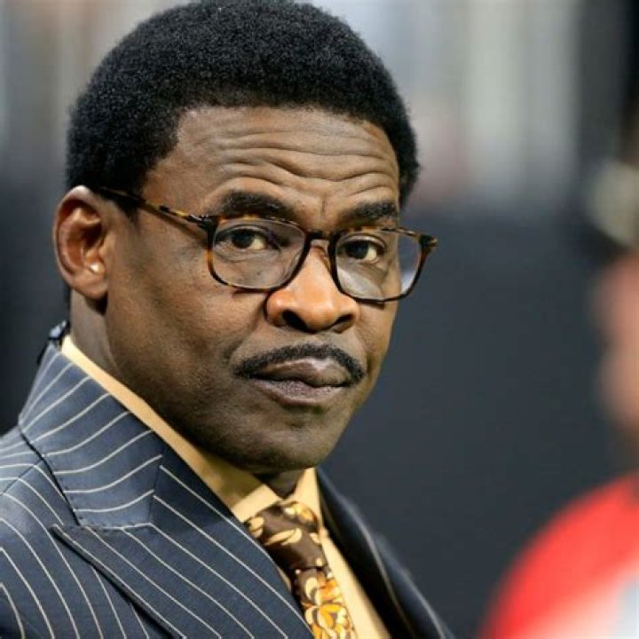 Michael Irvin Has 16 Siblings, 7 Brothers And 9 Sisters