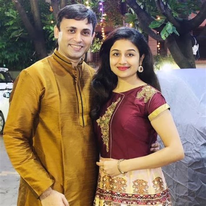 
Paridhi Sharma Height, Weight, Net Worth, Age, Birthday, Wikipedia, Who, Nationality, Biography 