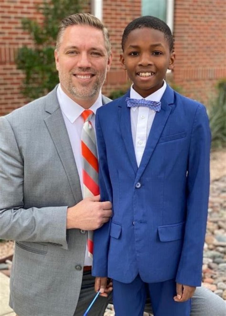 
Shaun McKnight Height, Weight, Net Worth, Age, Birthday, Wikipedia, Who, Nationality, Biography 