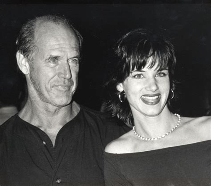 
Who are Juliette Lewiss Parents? Juliette Lewis Biography, Parents Name and More 